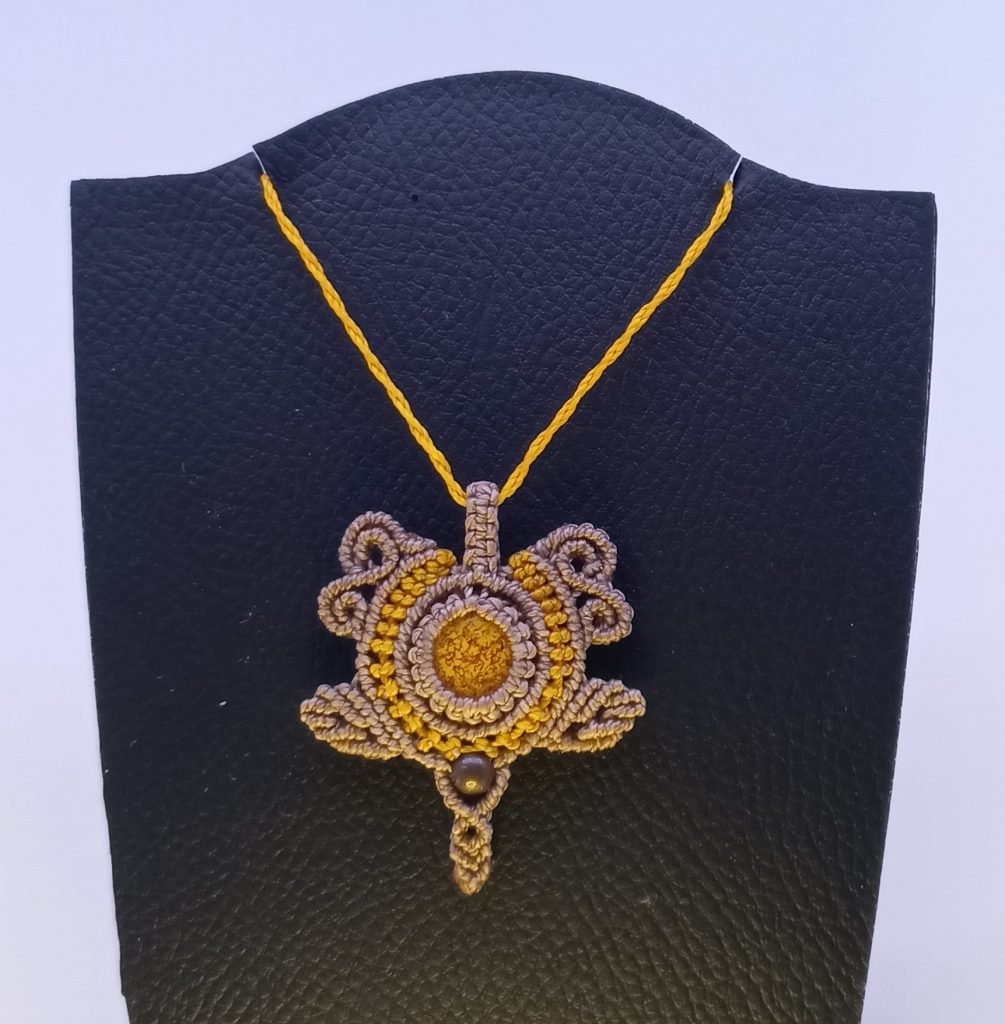 collier jonquille