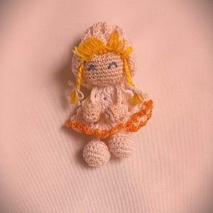 minipote blonde bonnet blanc