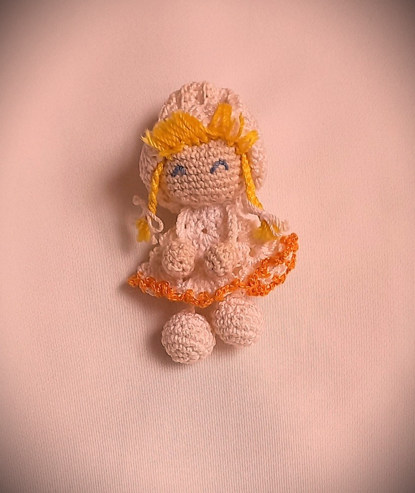 minipote blonde bonnet blanc